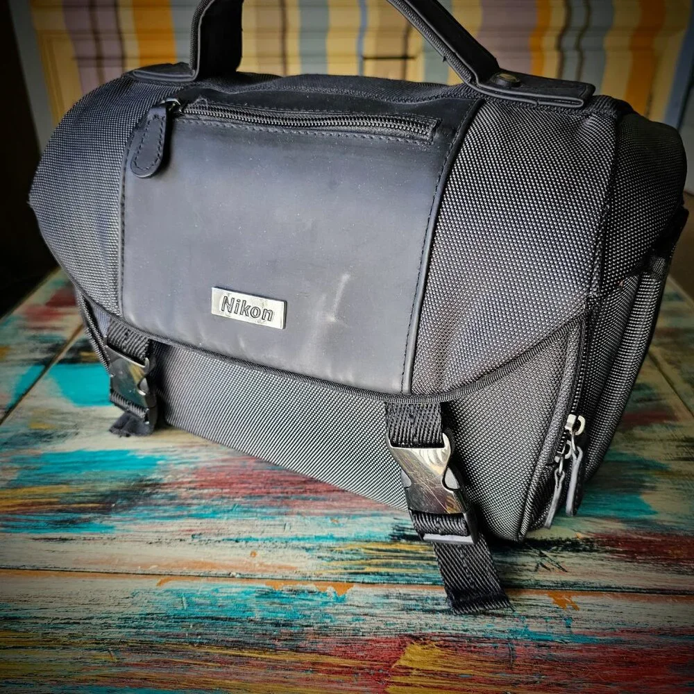 Nikon d3200 camera 18-55 VR kit